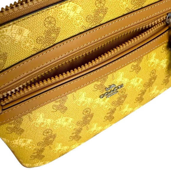 Coach Horse & Carriage Print Clutch Pouch